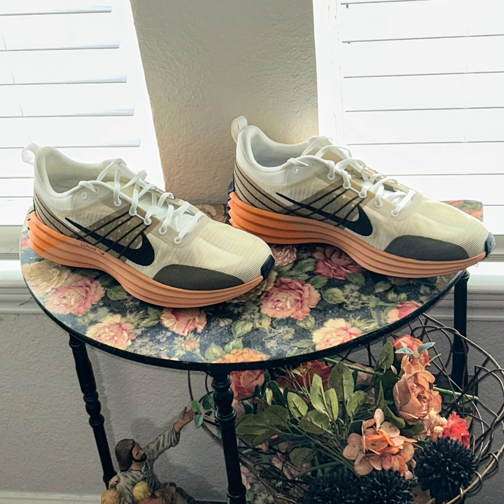 Nike Women's Cream and Orange Running Shoes